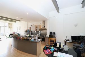 Photo 8- click for photo gallery